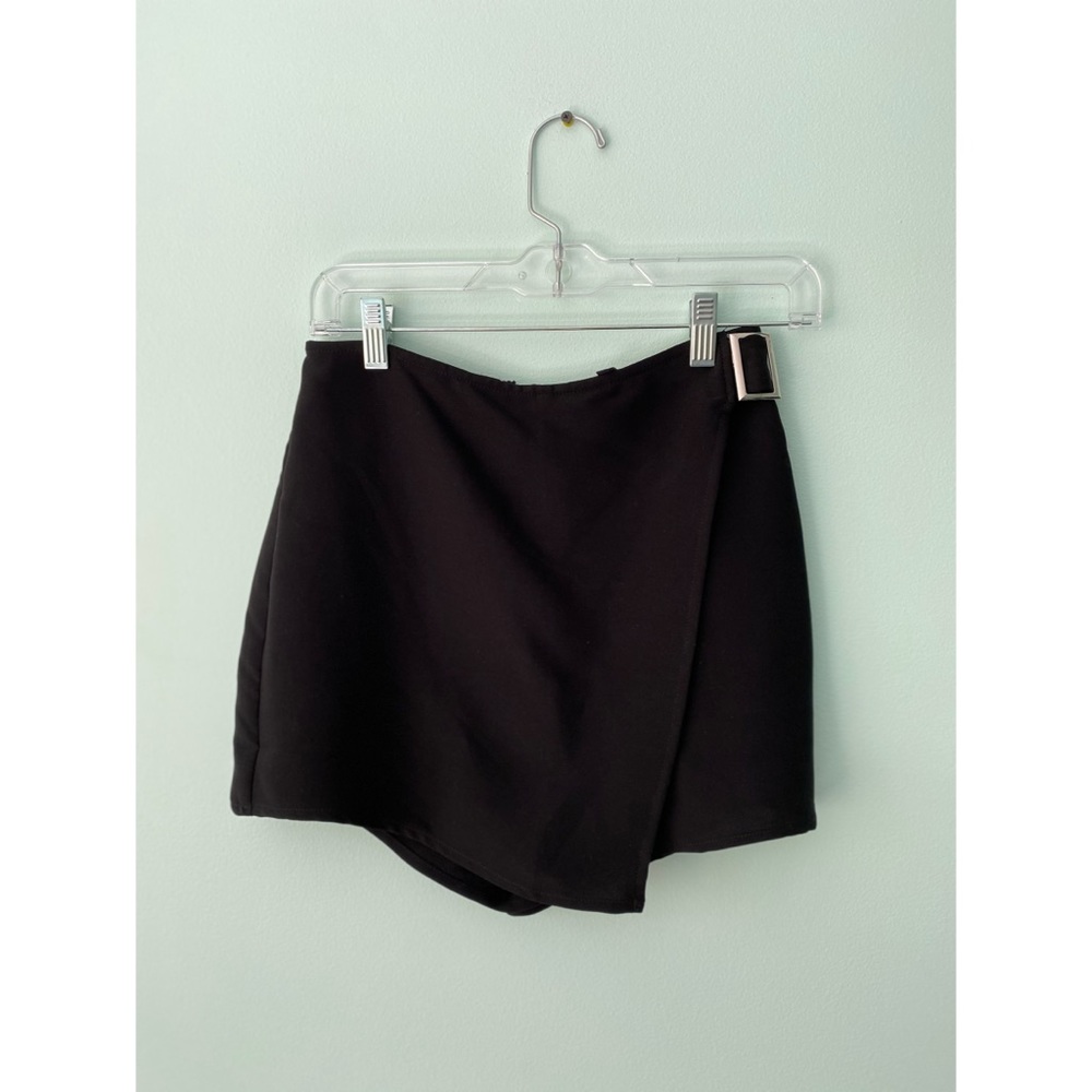 Black mini skort